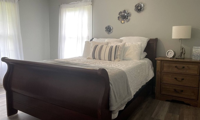 Sparta Casa | Cozy Ranch Style Home