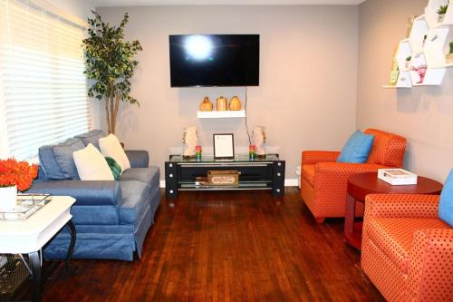 Forest Park Casa | Cozy, Relaxing 4-Bedroom House in Forest Park