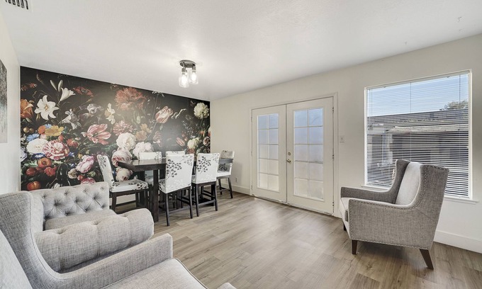 Stockton Casa | Cozy Remodeled Home close to main freeways and marina!