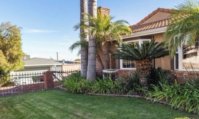 Northwest San Pedro Casa | Cozy Residential San Pedro Home with Beach Vibes
