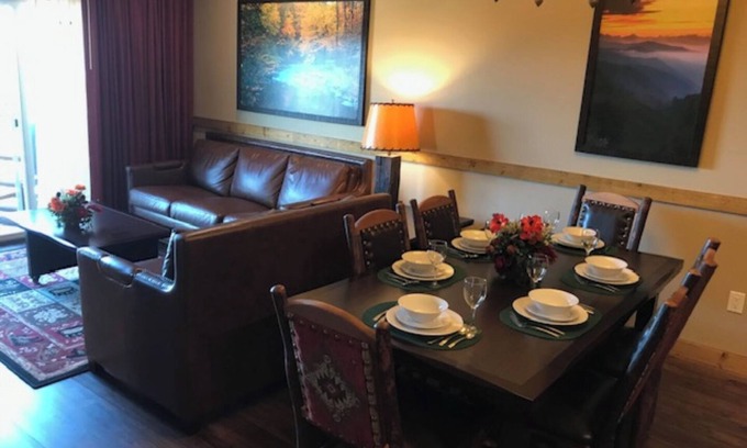 Gatlinburg Complejo | Cozy resort in charming Gatlinburg with WiFi Unit Q