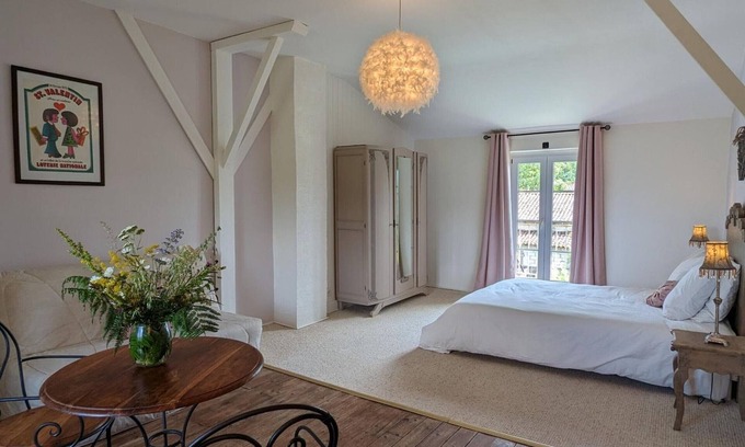 Chadurie Cabaña | Acogedor oasis rural con piscina cubierta y calefacción, ideal para 2 personas