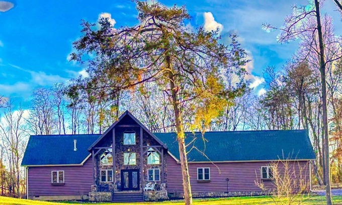 Shenandoah Casa | Cozy Retreat - Hot tub - Fire Pit - Game Room - 4 King Bedrooms