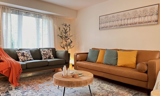 Streamwood Casa | Cozy retreat in a prime location