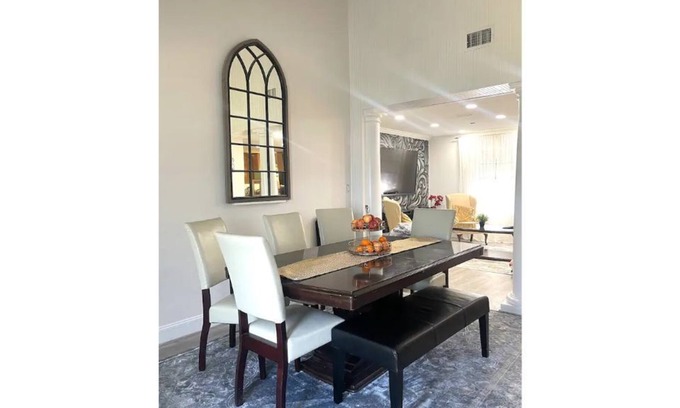 Ballast Point Casa | Cozy Retreat in the Heart of the City.
