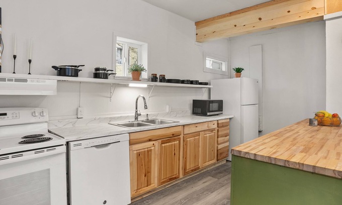 Ponderay Casa | Cozy retreat near Sandpoint, Idaho. Close to Downtown, the lake and skiing.