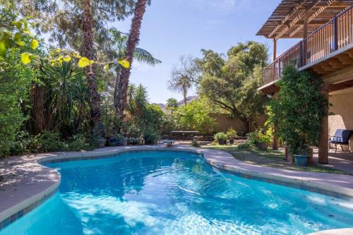 Ahwatukee Foothills Casa | Cozy Retreat with Pool Views Walk to South Mtn Trails