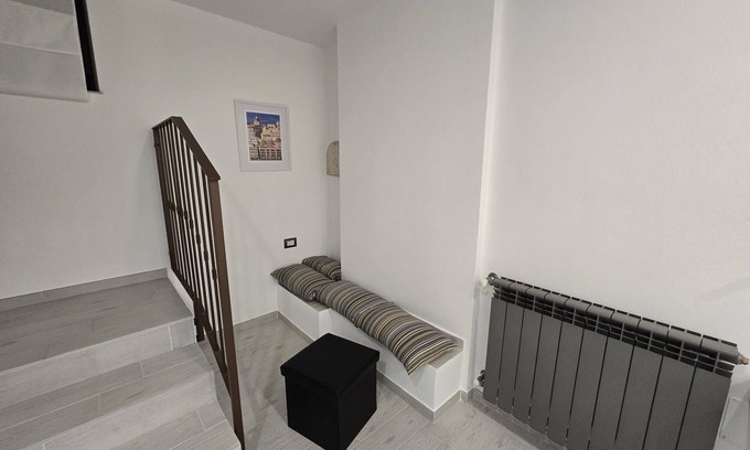 Historic Castle District Apartamento | Cozy room in Cagliari's historic center, hub of Cagliari's movida.