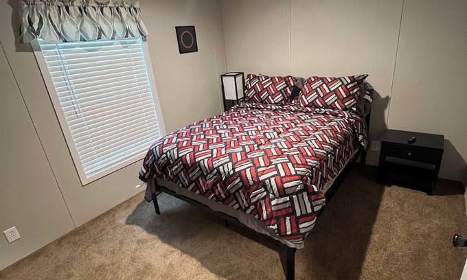 Lithia Springs Casa | Cozy Room in mobile home in Lithia Springs with WiFi, AC