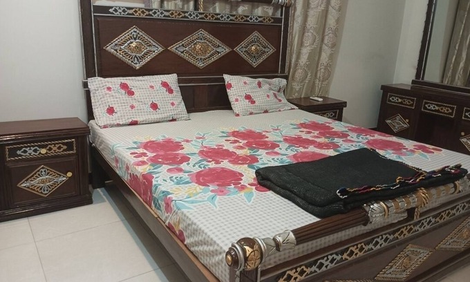 Karachi Casa | Cozy room with comfortable and peaceful area