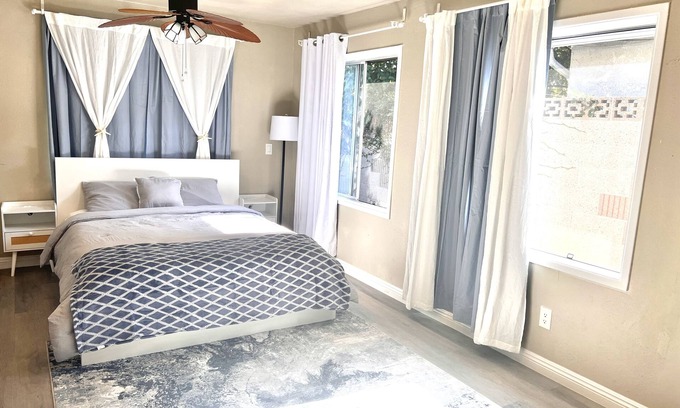 Harbor Casa | Cozy Room with Private bathroom & Entrance