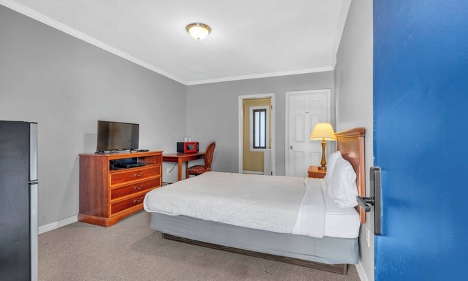 Riverview Apartamento | Cozy Room With Private Bath in Brownstown