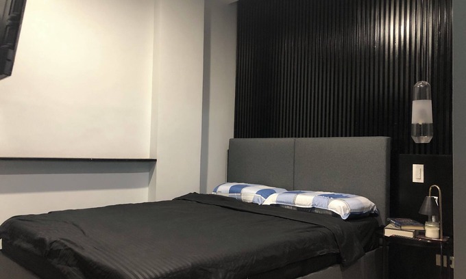 Mandaluyong Apartamento | Cozy Room with Study Space, Bath Tub, TV NETFLIX and WIFI