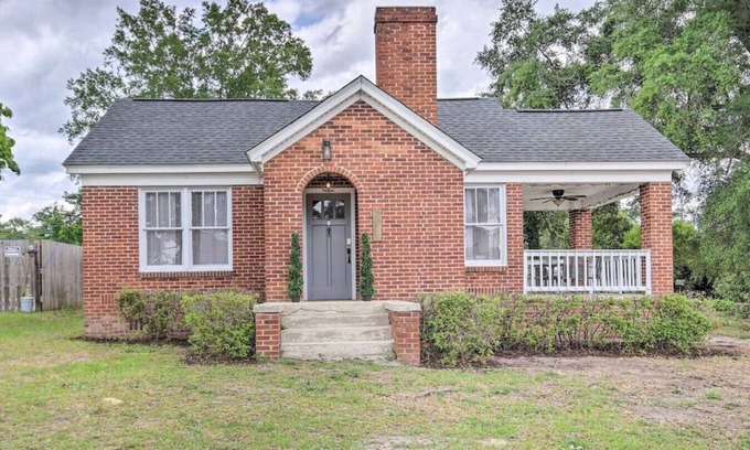 Rosewood Casa | Cozy Rosewood Bungalow near USC!