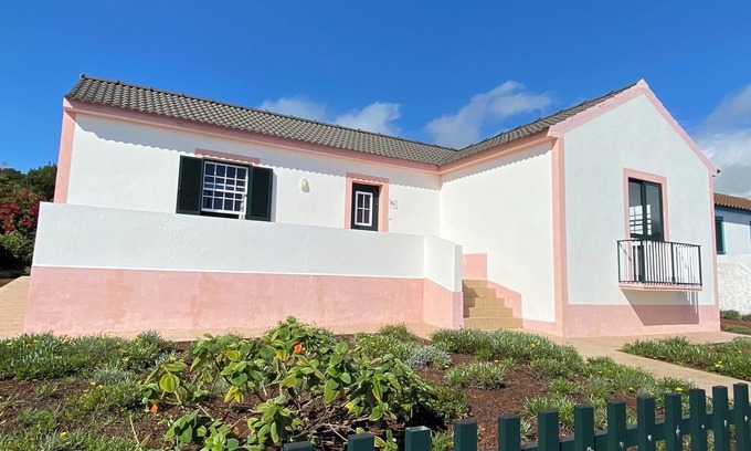 Madalena Casa | Casa Rústica con magnífica vista al mar y montaña. Ideal para los amantes de la naturaleza