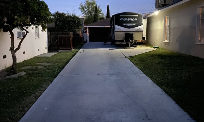 Taft Casa | Cozy RV 1Bedroom With Cali King bed, Double bunk beds, 1Bath, Private
