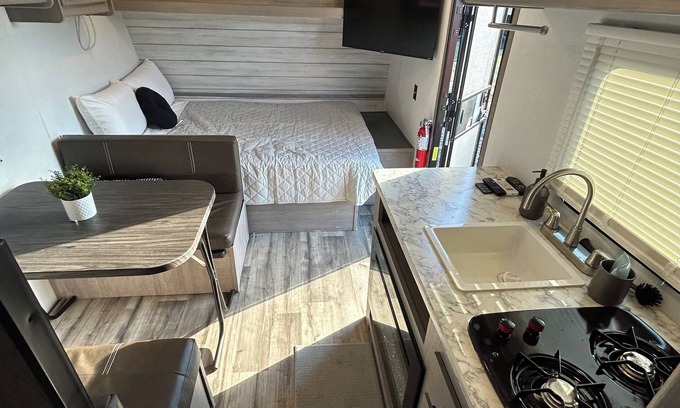 Winston - Salem Casa | Cozy RV in Pleasant Winston-Salem with AC, WiFi