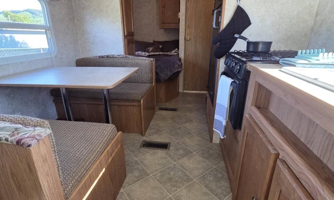 Forks Casa | Cozy RV in the Middle of Forks 3 blocks from main Street