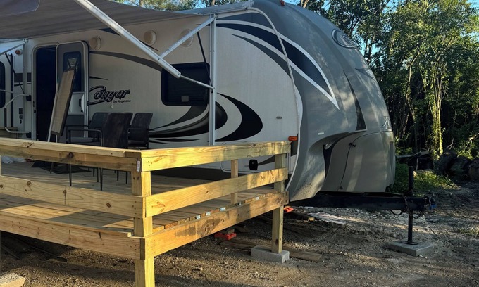 Jacksonville Casa | Cozy RV in Wonderful Jacksonville with WiFi, AC, near shopping, zoo, airport.