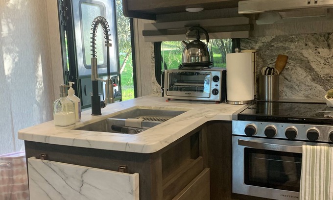 Atascadero Casa | Cozy RV surrounded by nature—close to everything the Central Coast has to offer!