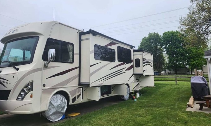 Pierceton Casa | Cozy RV with AC and WiFi in Serene Pierceton Yogi Bear Jellystone Park