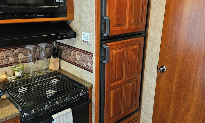 Vinemont Casa | Cozy RV with WiFi and AC in charming Vinemont, minutes from Cullman.