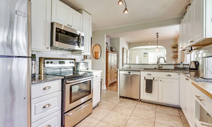 Liberty Wells Casa | Cozy Salt Lake City Home w/ Yard: 3 Mi to Downtown