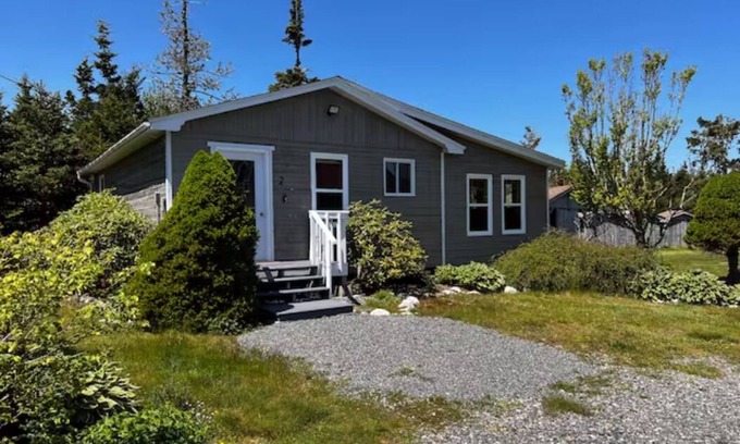 Guysborough County Cabaña | Cozy Seaside 1 Bedroom Cottage