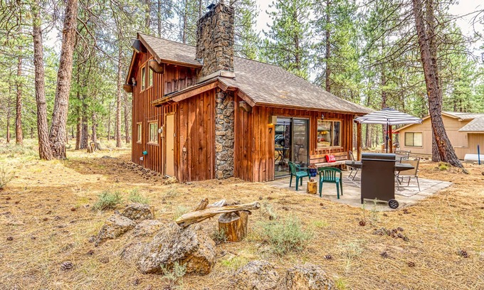 Sunriver Cabina | Acogedora y apartada cabaña Sunriver w / acceso SHARC! Rodeado por la belleza y naturaleza