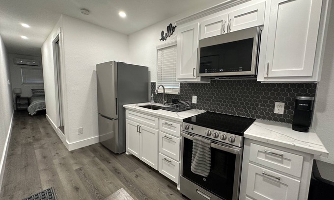 Sweeny Cabaña | Cozy Shipping Container Home