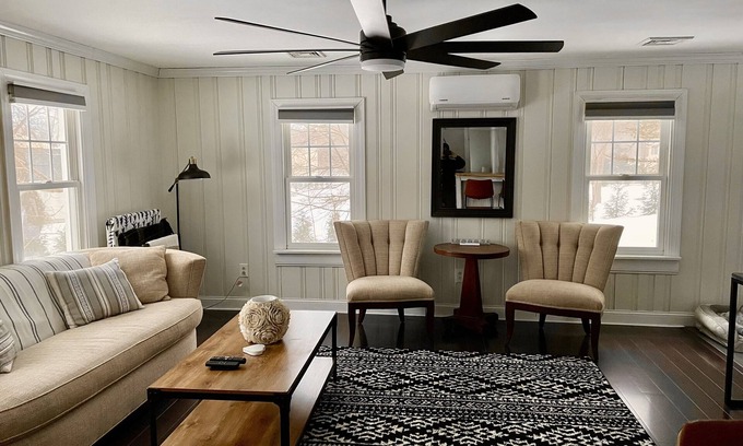 South Kingstown Casa | Cozy SK Cottage 💜