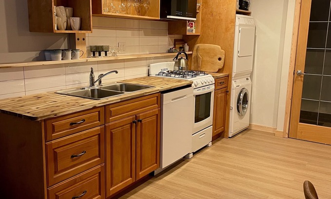 Okanagan-Similkameen Apartamento | Cozy ski retreat on Apex Mountain Road.