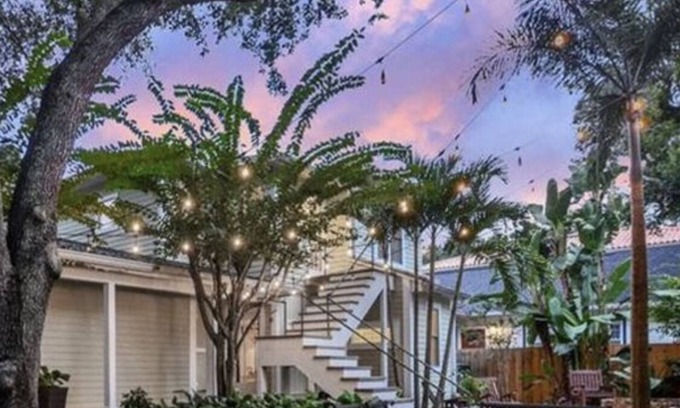 Palma Ceia Cabaña | Cozy South Tampa Boho Guest Cottage