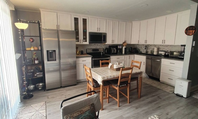 Forest Park Condominio | Cozy spacious 1-bedroom condo in enjoyable Forest Park with fitness room, WiFi