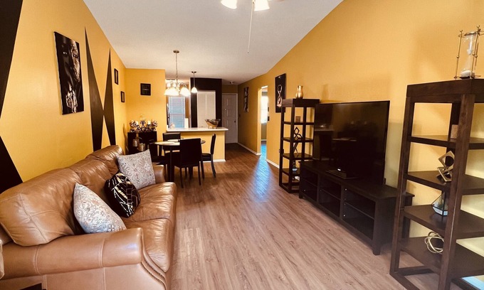 Spring Hill Apartamento | Cozy & Spacious 2 beds/2 baths, Washer/Dryer, Free Parking, Spring Hill, FL