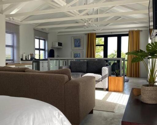 Melkbosstrand Apartamento | Cozy spacious loft on 4th Avenue