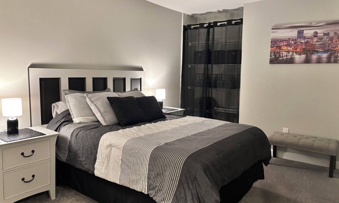 Lower Lawrenceville Apartamento | Cozy, spacious, offstreet parking, great location!