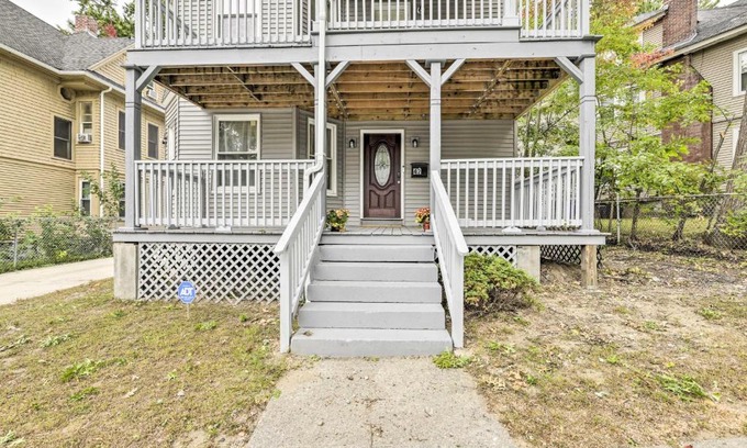 Memorial Square Apartamento | Cozy Springfield Apartment, Close to Parks!