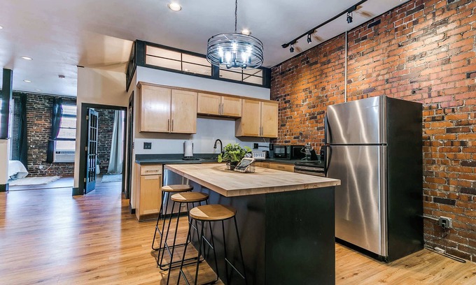 Ames Apartamento | Cozy Stay at 229 Main St – Perfect Ames Location