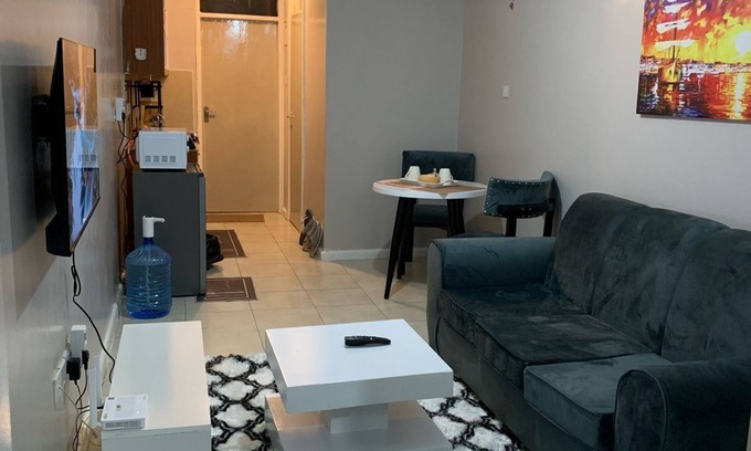 Runda Apartamento | Cozy Stay at Bambo Nest, Coral BELLS | Rooftop Pool, Free WiFi, Netflix & More!