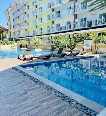 Mactan Export Processing Zone Apartamento | Cozy Staycation Near Cebu Airport with Pool & Gym , Free Wifi