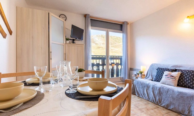 Pla d'Adet Apartamento | Estudio acogedor a pie de pistas con local de esquís y aparcamiento, no se admiten animales