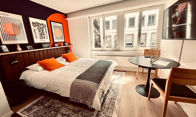 Niederdorf Apartamento | Cozy Studio Apartment Unit 11 in Center of Zurich