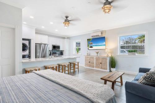 Sebastian Apartamento | Cozy Studio Condo in Sebastian