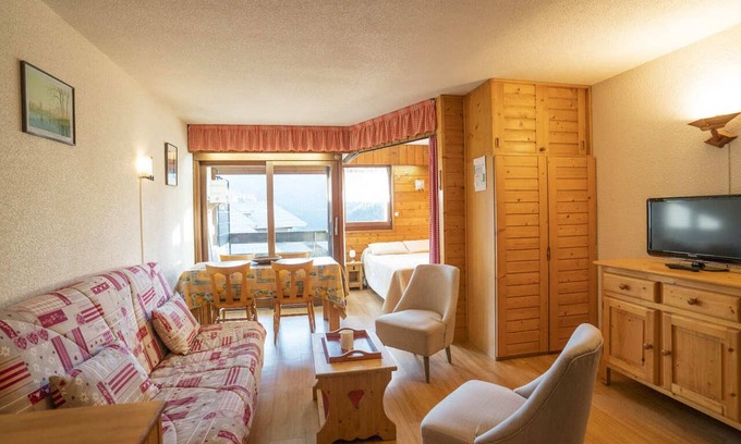 Pays d'Evian Vallee d'Abondance Apartamento | Estudio para 4 personas con balcón, WIFI, y parking cubierto en Petit-Châtel, cerca de remontes