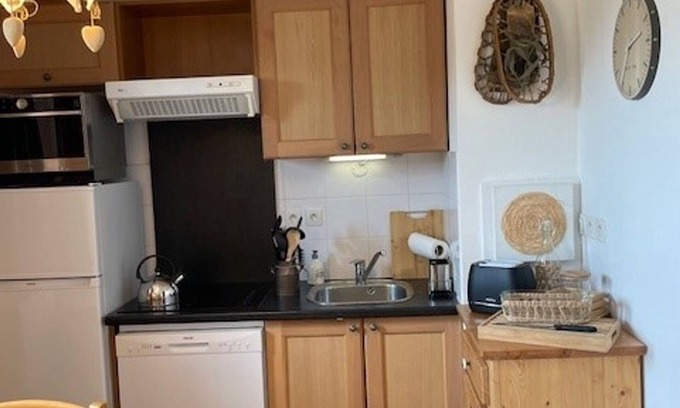 Orcieres-Merlette Apartamento | Cozy Studio for 2 on Ski Slopes with Pool, Parking, and Free Wi-Fi