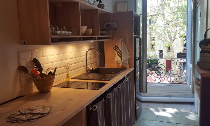 Montpellier-Centre Apartamento | Acogedor estudio completamente renovado y equipado, muy calado, en el centro histórico