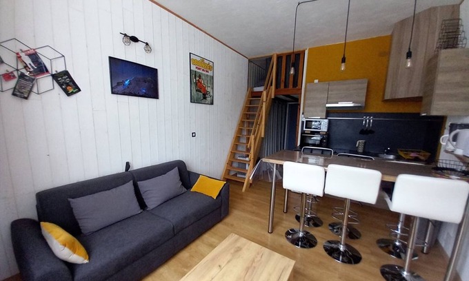 Laveissiere Apartamento | Estudio renovado a pie de pistas, ideal para 4 personas con WiFi y mascotas bienvenidas