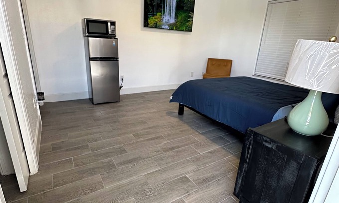 Mariner Apartamento | Cozy studio in amazing Cape Coral with AC, WiFi