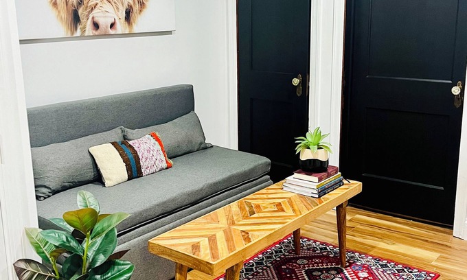 Twining Apartamento | Cozy studio in awesome Washington with WiFi access